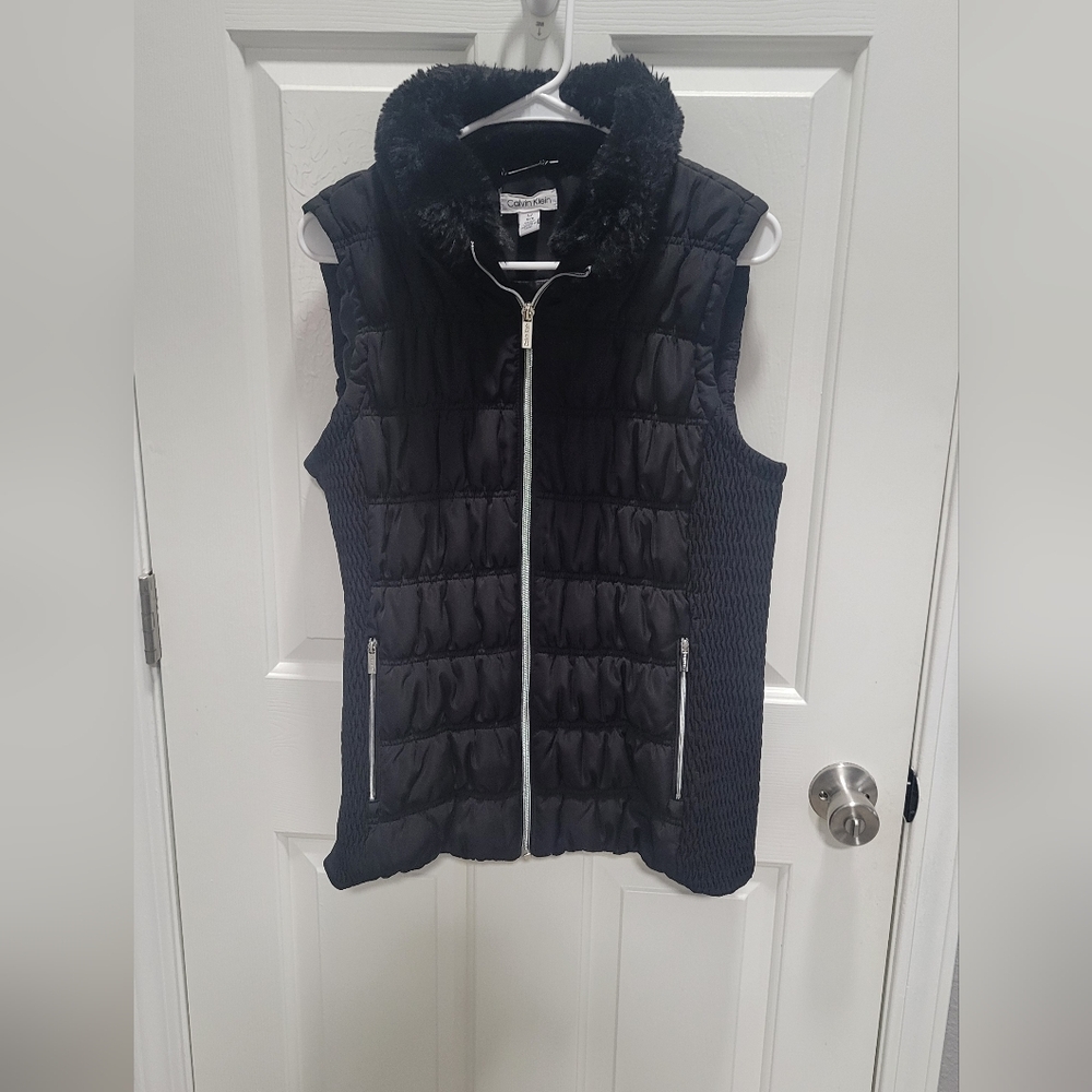 Women's Black Quilted Vest Calvin Klein